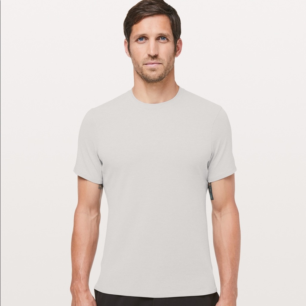 Men’s large lululemon drysense mesh gray shirt